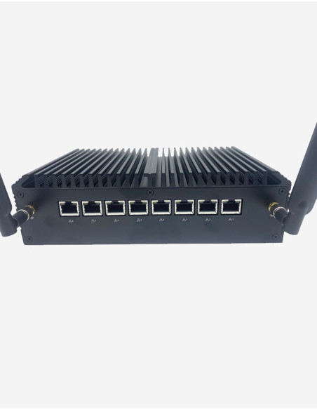 Cortafuegos pfSense Q8x Celeron 3867U 8 puertos GbE 2GB 250GB