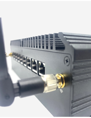 Firewall Q8x Celeron 3865U 8 ports GbE